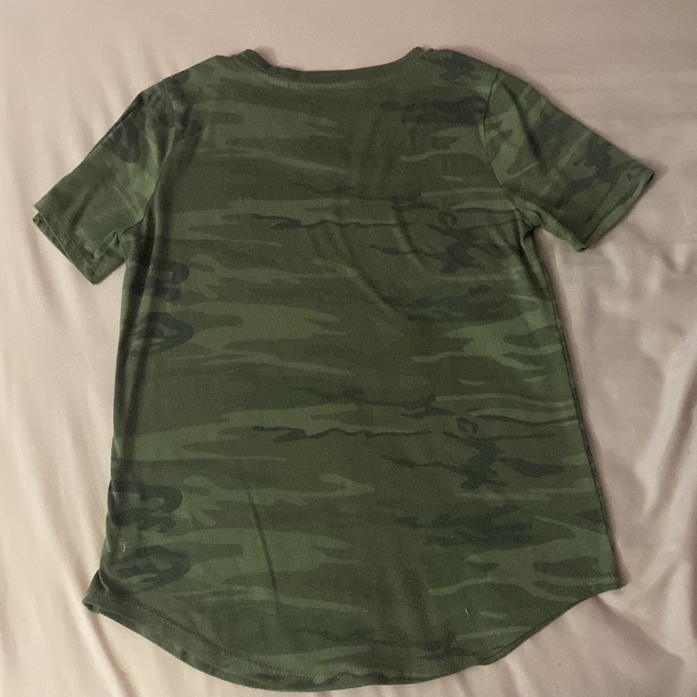 Green camo T-shirt size S - Picture 2 of 2